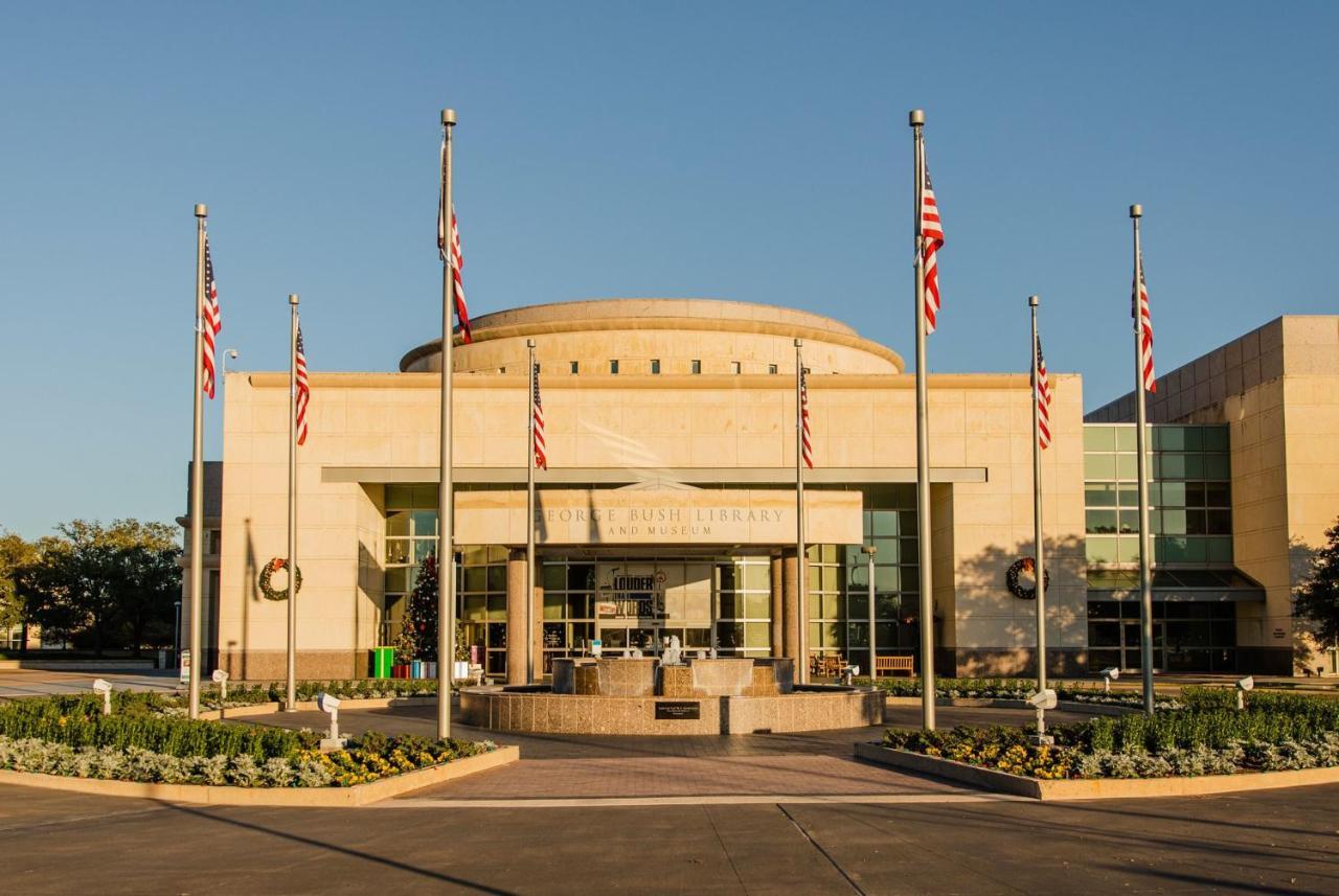 Holiday Inn & Suites College Station-Aggieland By Ihg Buitenkant foto