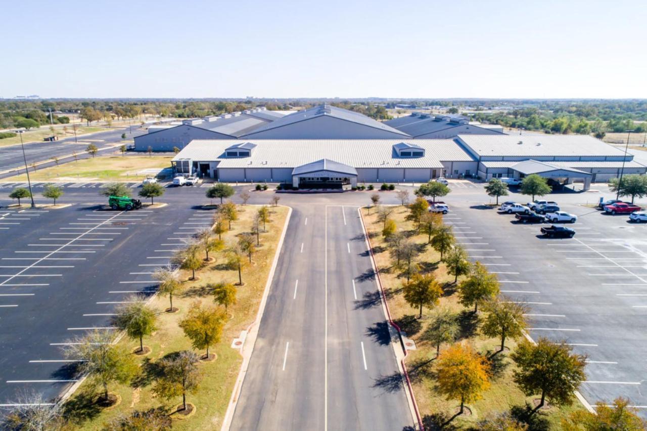 Holiday Inn & Suites College Station-Aggieland By Ihg Buitenkant foto